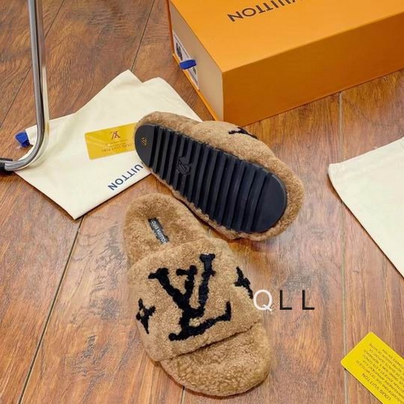 LV Women's Slippers 160